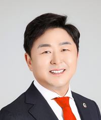 김용권
